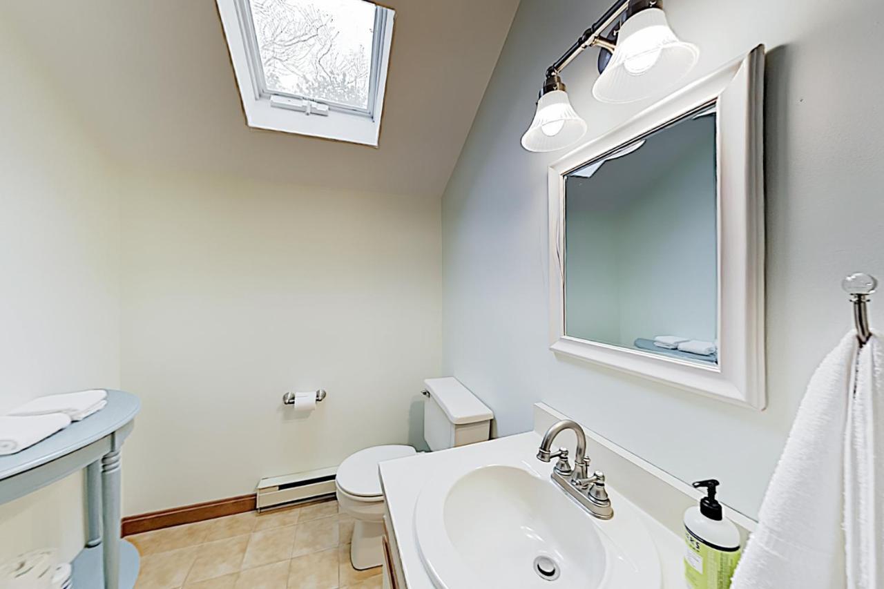Harbor Cove Cottage Едгартаун Екстериор снимка