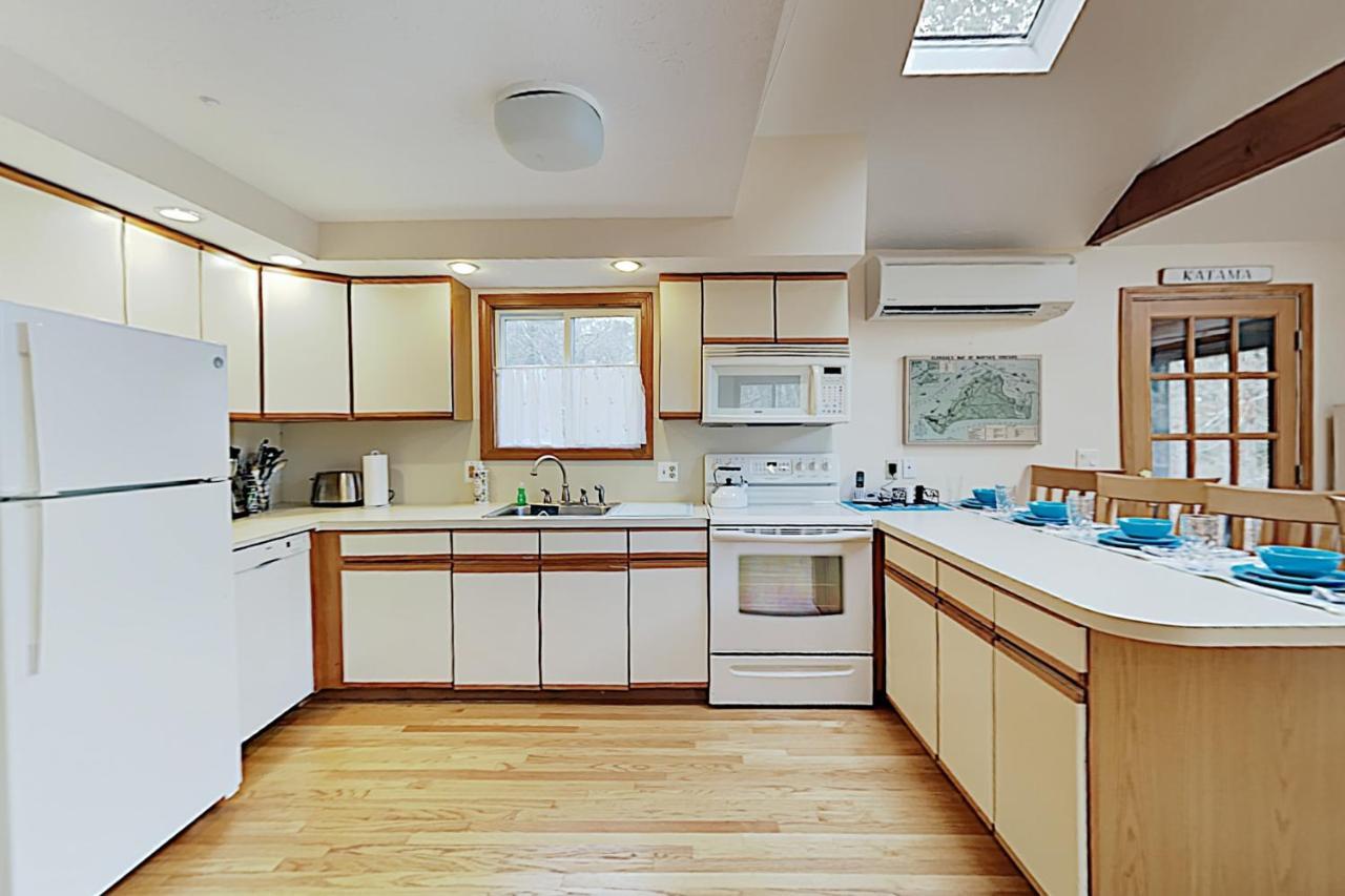 Harbor Cove Cottage Едгартаун Екстериор снимка