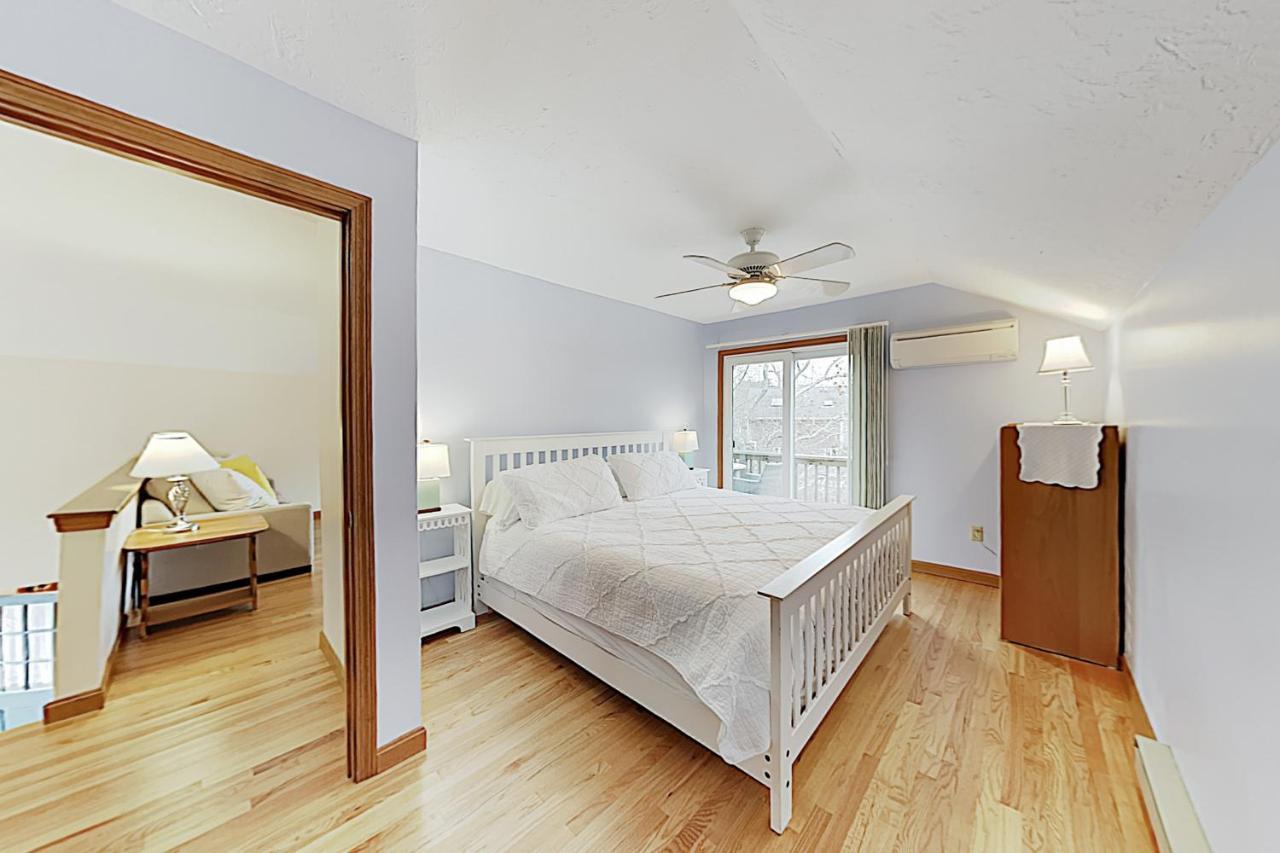 Harbor Cove Cottage Едгартаун Екстериор снимка