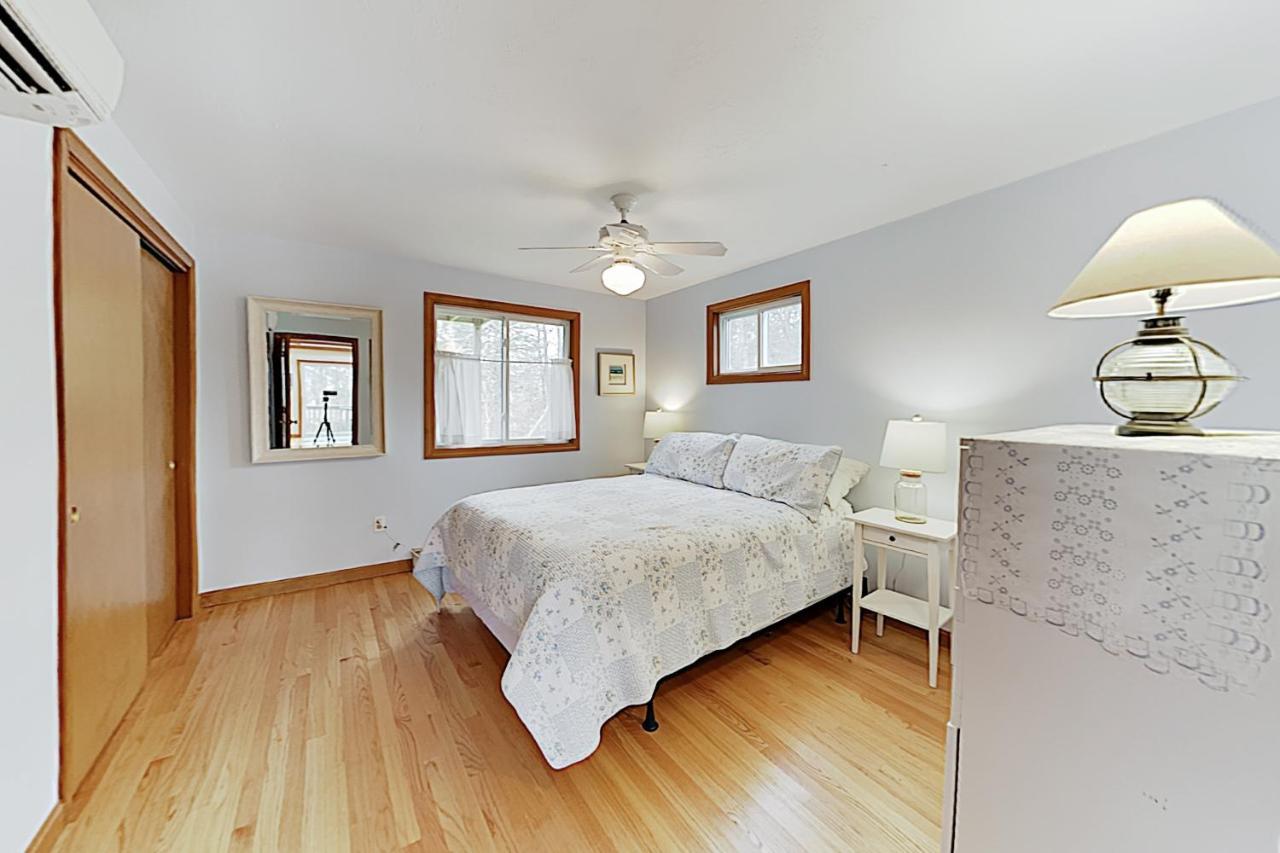 Harbor Cove Cottage Едгартаун Екстериор снимка