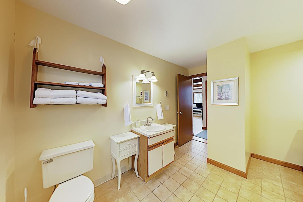 Harbor Cove Cottage Едгартаун Екстериор снимка